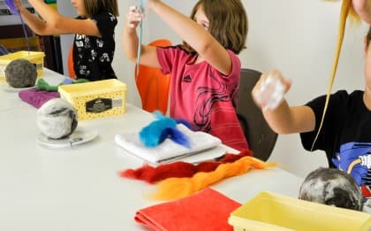 Kinder Kreativ Kurs – „Freundschaftsbänder gefilzt und geknüpft“