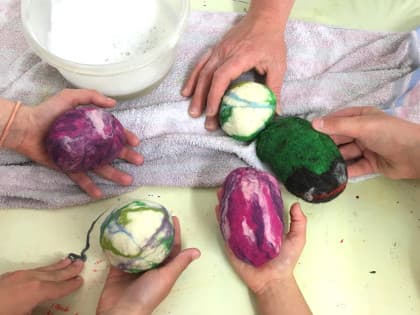 Kinder-Kreativ-Kurs „Ostereier aus Wolle und Papier“