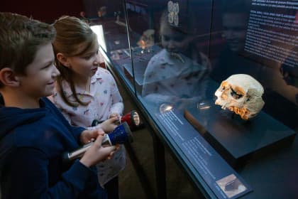 Nachts im MAMUZ Museum